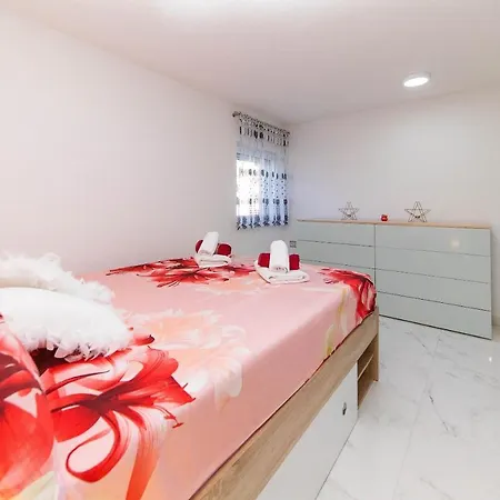 Apartment July *